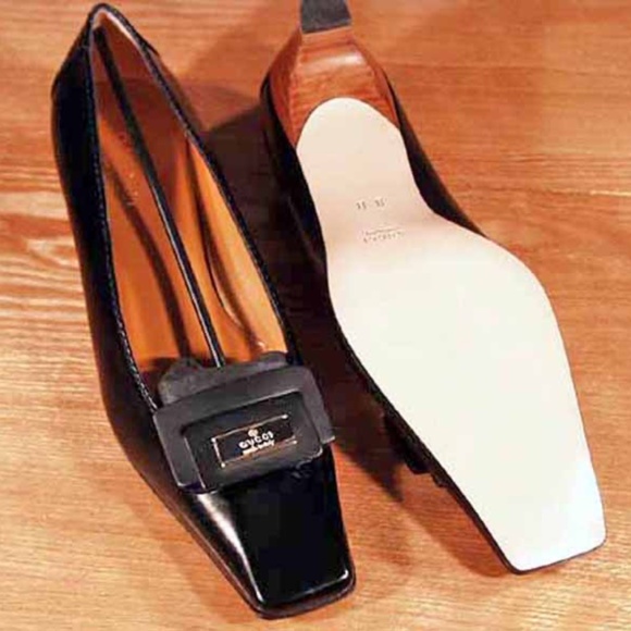 PUMPS, GUCCI, CALF LEATHER, SILVER-TONE ENGRAVED SIGNATURE PLATES ON TOES, BLACK - Picture 6 of 10